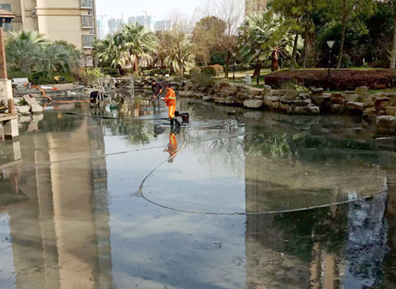 怀远景观池淤泥清理