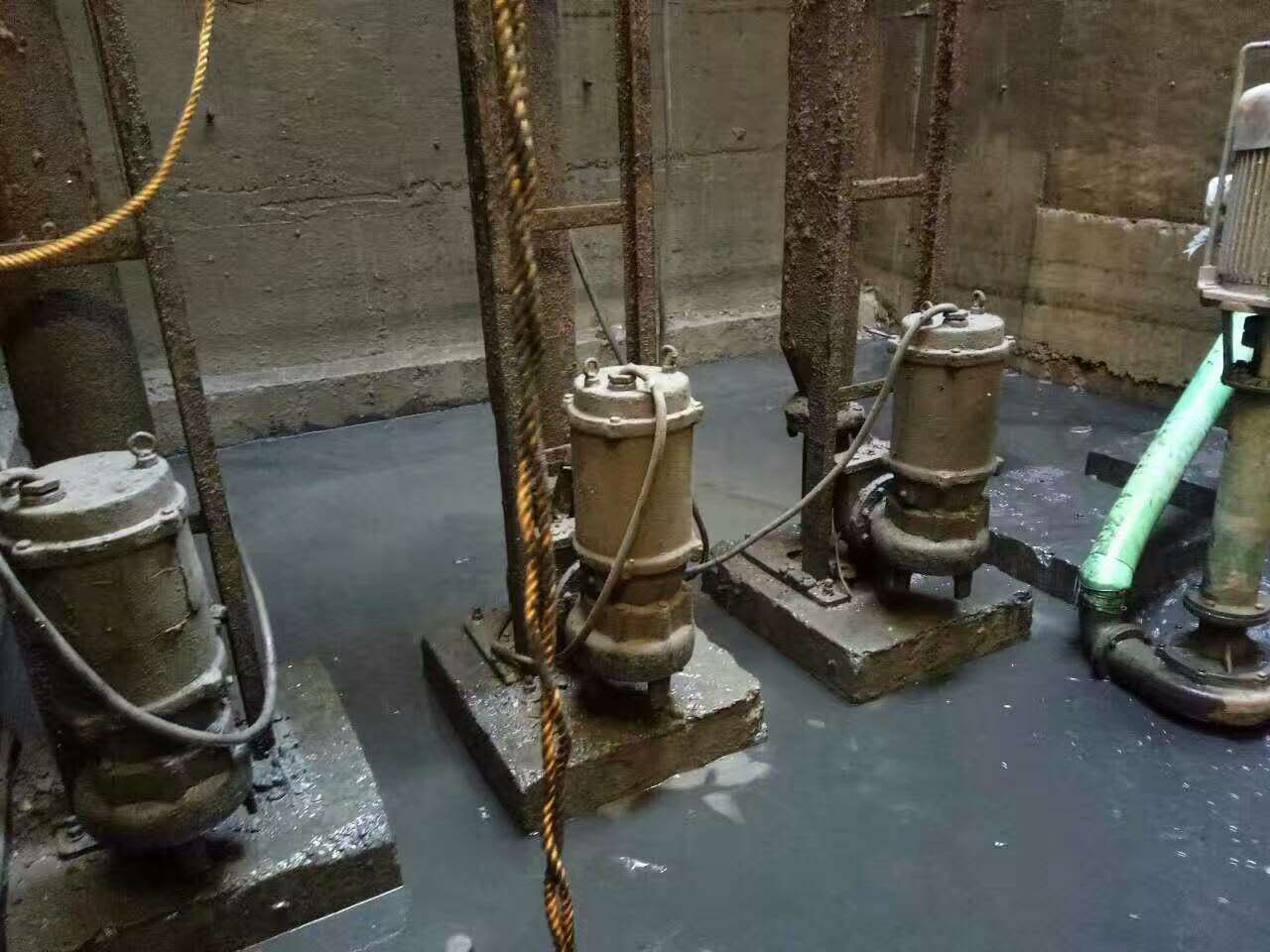 怀远污水池清理